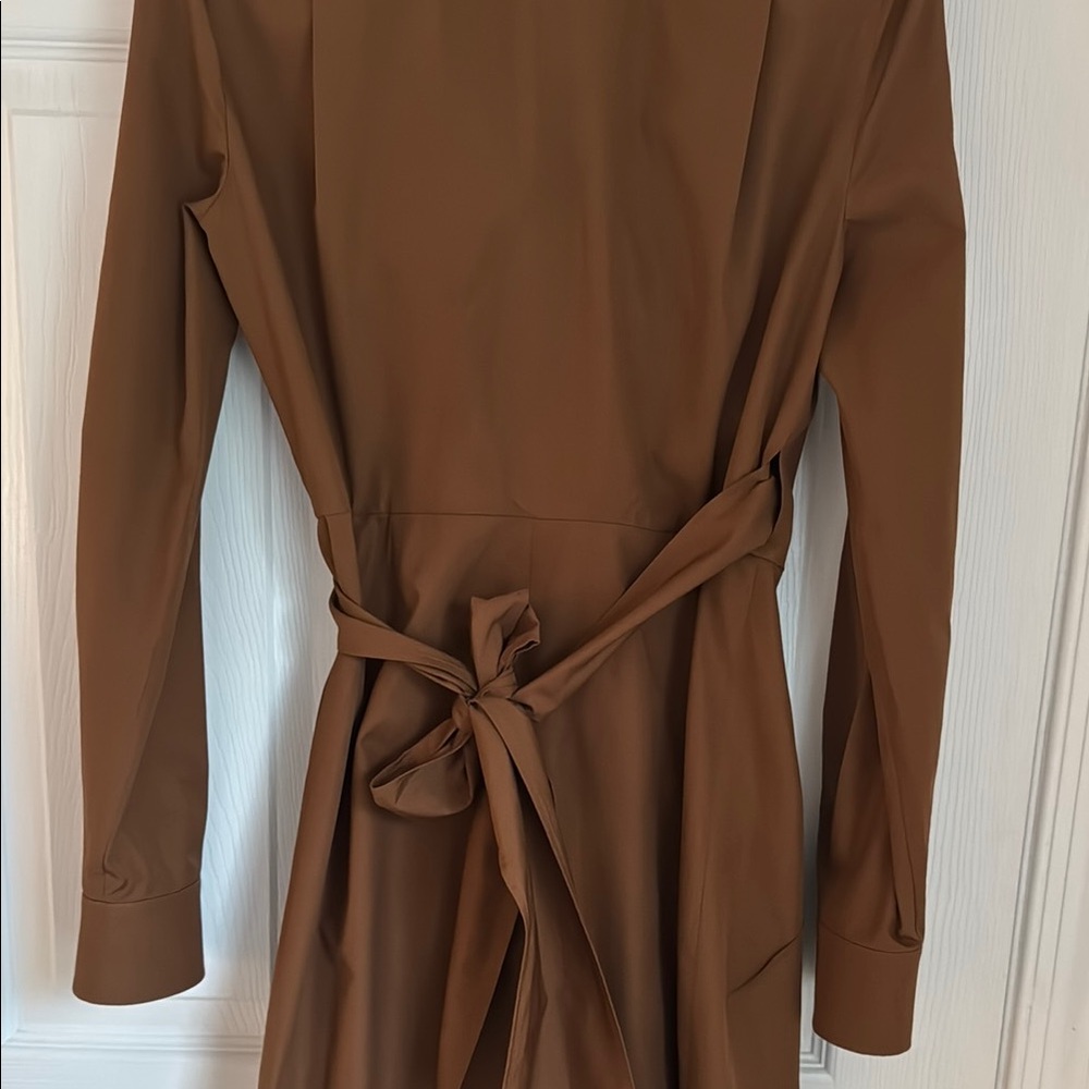 SOLD Spring 2025 MaxMara Wrap Dress - Picture 5 of 7